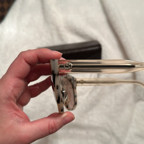Authentic Gucci Sunglasses with case - Picture 6 of 14